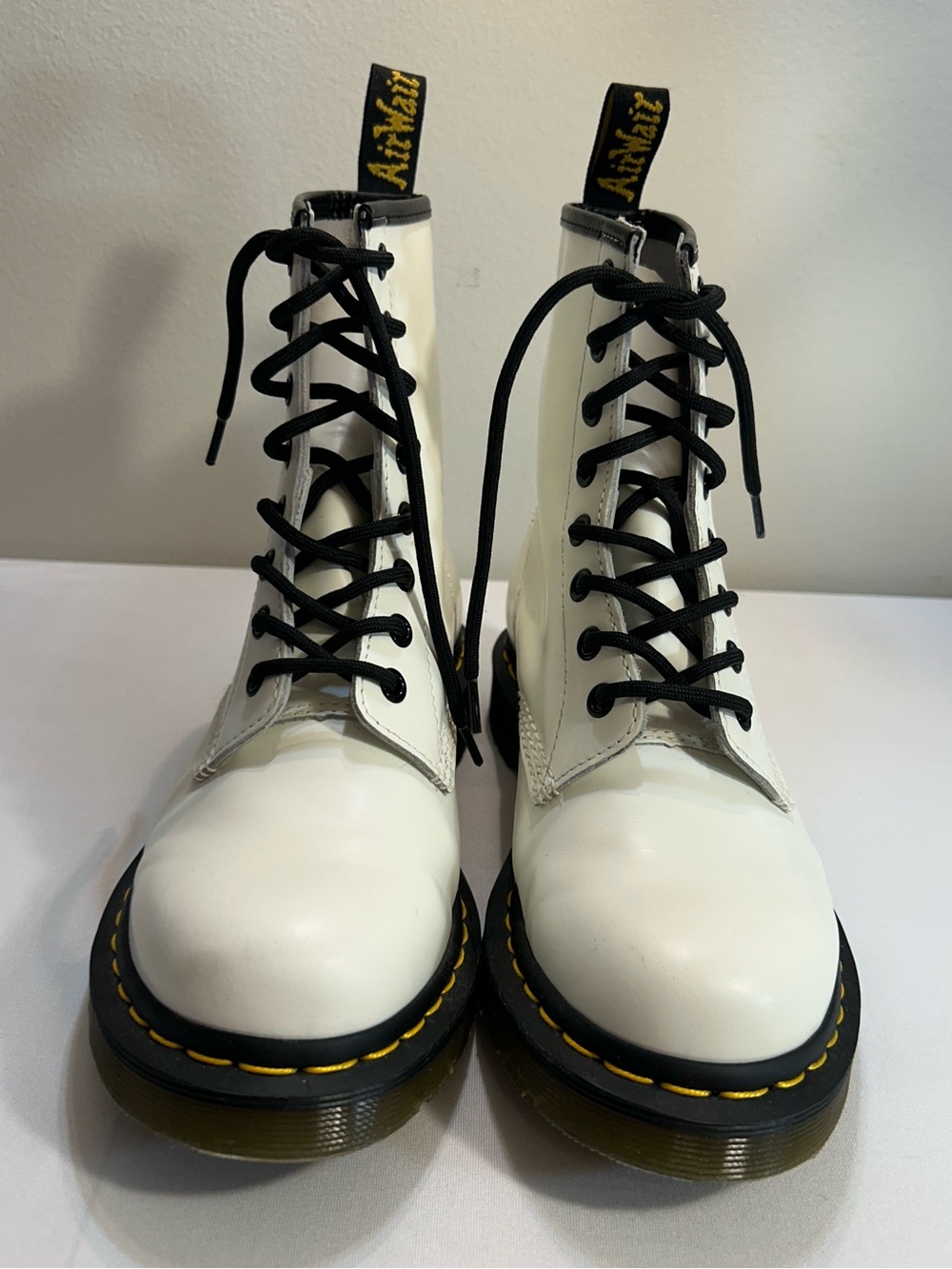Dr. Martens 1460 8-Eye Boot White Leather Lace-Up Black Laces EUC Size 7